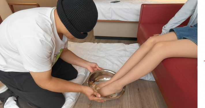 女高喂食深喉 YC-250726-2BP