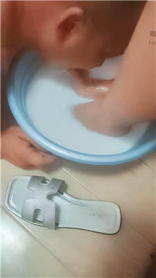 【元元】狗嘴伺候主人沐足