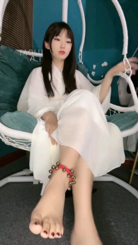 清清:铃铛裸足第一视角红绿灯23:22