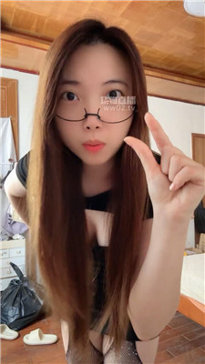 【萱子】媚黑羞辱短小老公    251027-38BP