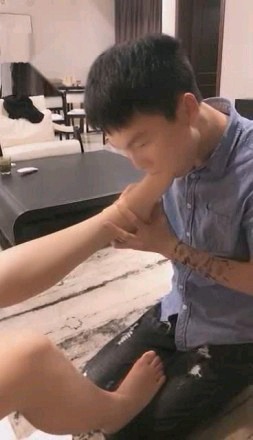 【调教视频】【晴公主】TJ贱奴踩踏