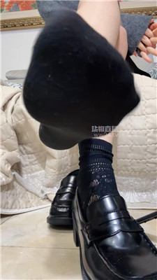 【白渝】黑棉袜小皮鞋裸足    251031-2BP