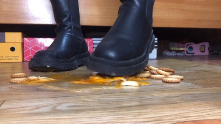 长靴踩鸡蛋饼干  JS251104~10BP