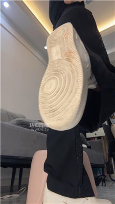 【酒鸽】白袜空军裸足    251103-8BP