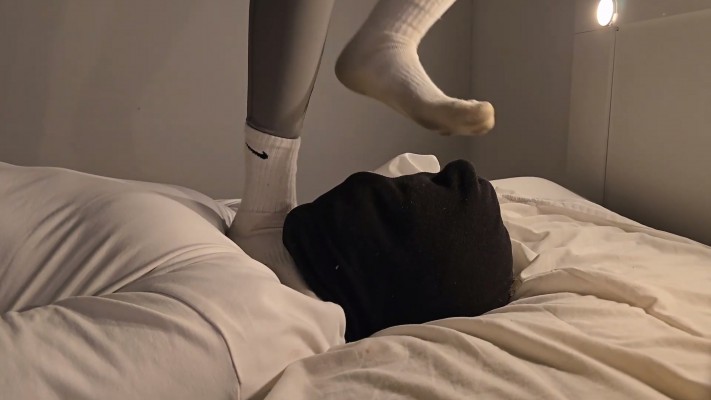 女神穿一个月重口味酸臭白袜踩脸踩脖子窒息踩头  JS251105~1BP