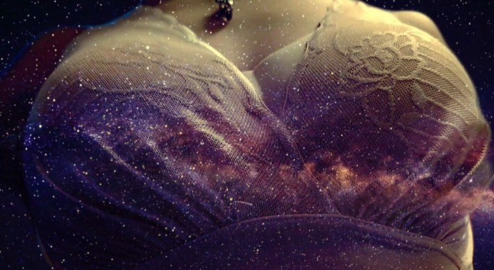 《城市毁灭巨人》 YC-251101-5BP