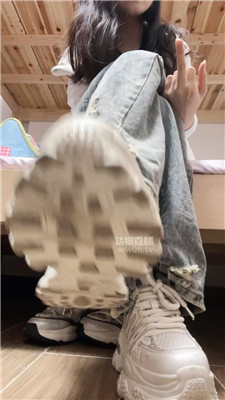 【婉婉】运动鞋白袜裸足    251114-19BP