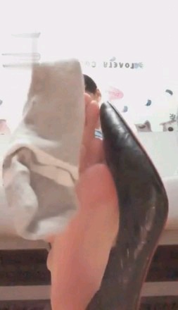 【调教视频】苏墨墨短靴棉袜高跟辱骂