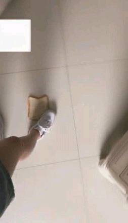 【调教视频】晚晚公主,鞋底面包宴,男宠吃的好香