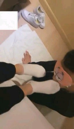 【调教视频】晚晚公主,享受贱狗的服务