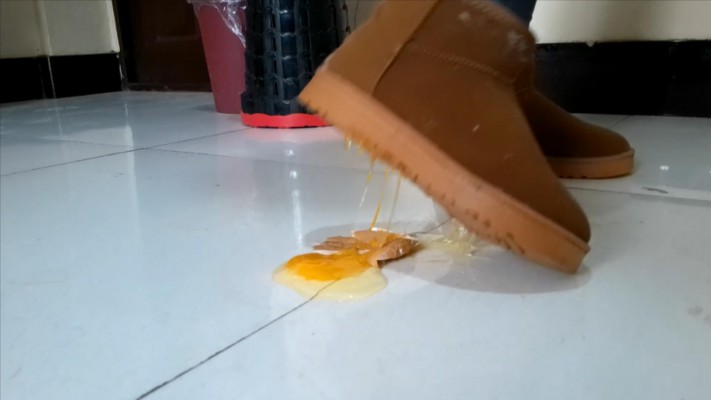 雪地靴踩鸡蛋饼干，多语言  JS251117~6BP