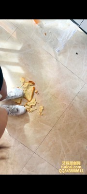 新人思思空军一号踩面包 YC-251208BP