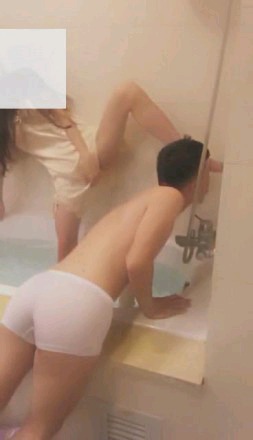 【调教视频】【芷晴女s】浴缸玩狗