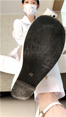 【子衿】护士治疗阳伟患者上    251214-34BP