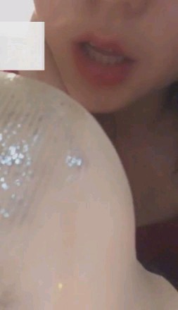 【调教视频】【苏墨墨】第一视角口水高跟裸足