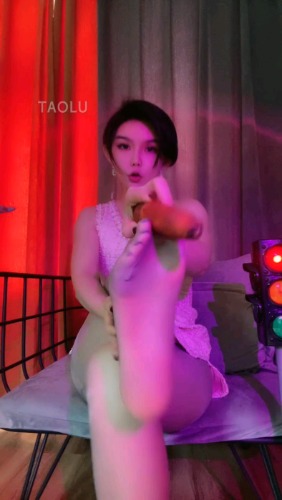 欣妍:口水粗口羞辱红绿灯