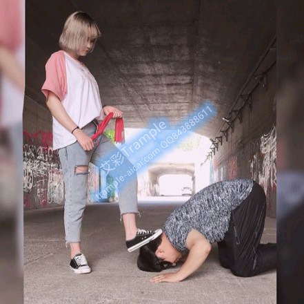 【调教视频】【冰冰女王s】户外重度鞋底耳光羞辱 鞭打 踩踏
