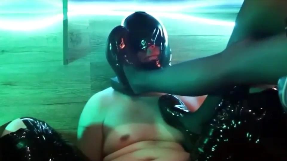 女大生JK黑丝皮鞋踩踏调教  JS260212~1BP