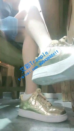 【调教视频】扎扎大人-桌下第一视角棉袜脚