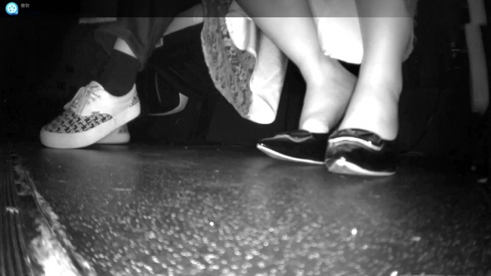 【紫杨无意识】2025.6.14电影院黑色高跟无意识踩手 YC-20268535BP