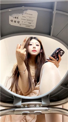 【小懿】丝足高跟马桶视角    260320-35BP