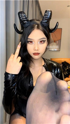 【林悠】魅魔香水黑丝炸J    260424-5BP