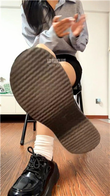 【静琪】超臭白袜羞辱炸J    260428-10BP