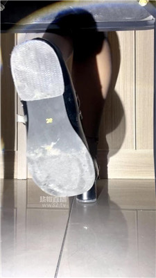 【柠萌小主】赌狗黑还是白呢    260429-15BP