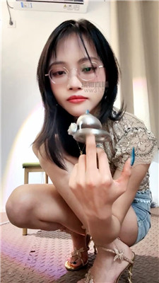【诗诗】香水美臀裸足寸止    260507-30BP