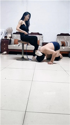 【浮生】骑马骑脖犬化-脏鞋白袜品尝